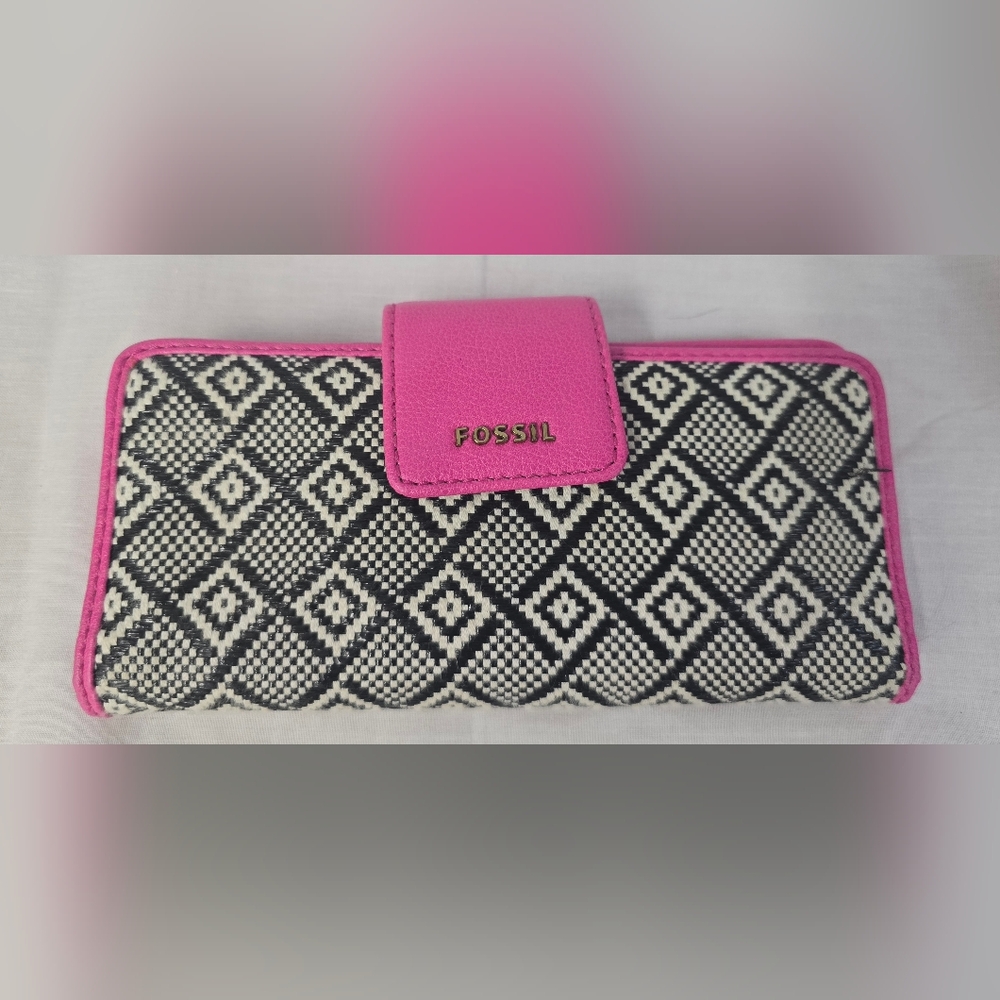 Womans Fossil Wallet